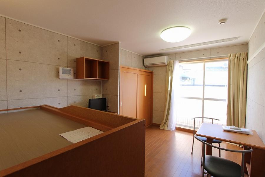 リビング1※別室同じ間取りの写真。現況を優先します。