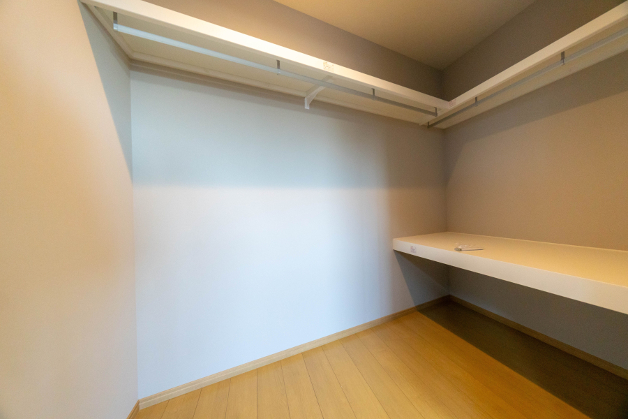 寝室クローゼット