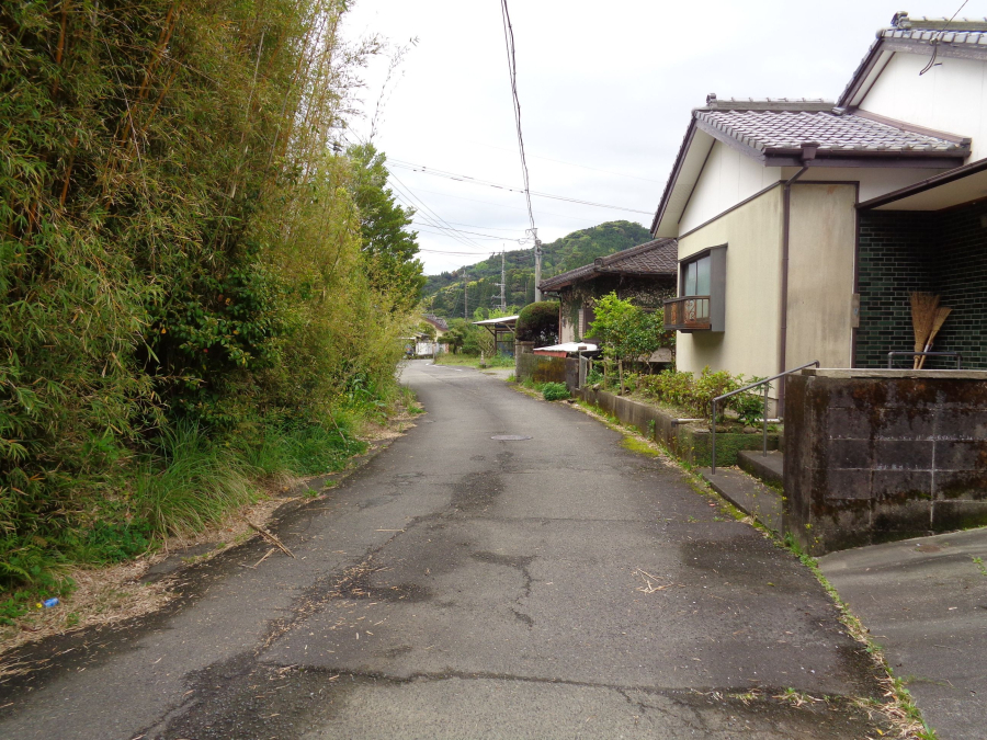 前面道路南向き