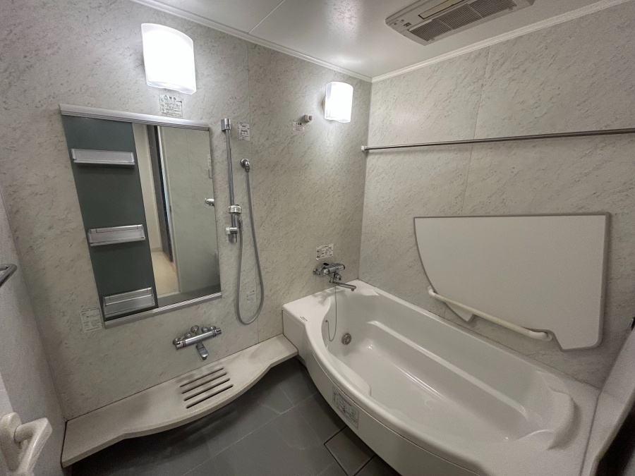 【ユニットバス】 1620サイズのため、広々と使えます!