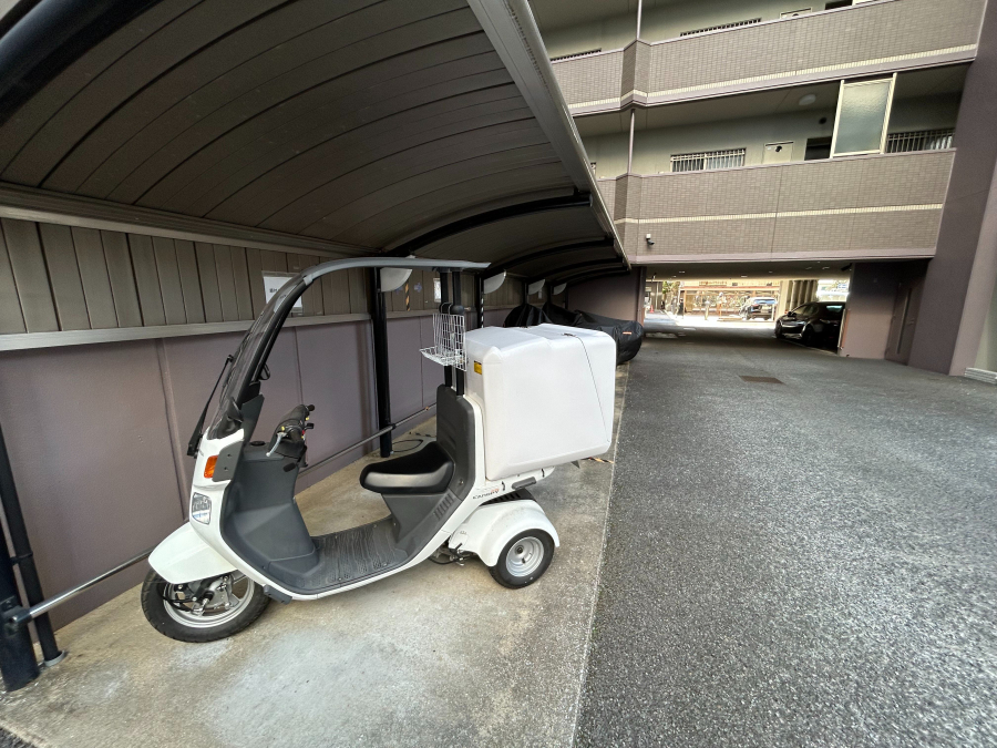【バイク置き場】敷地内にバイク置きスペースがあります!