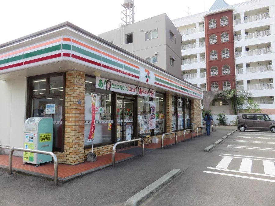 セブンイレブン宮崎橘通東5丁目店(距離299m/徒歩4分)